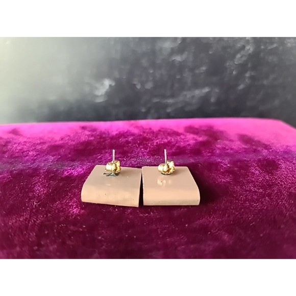 Vintage Beige Enamel Hammered Stud Earrings - Picture 8 of 10
